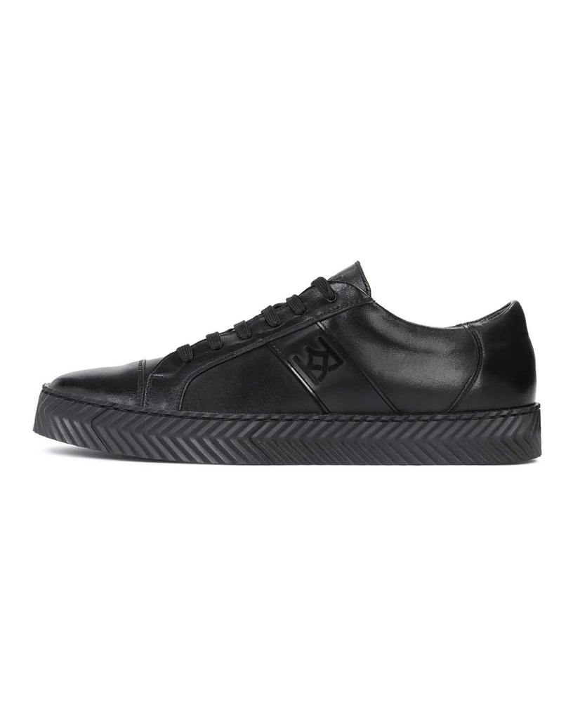 Kazar-Mens-black-leather-sneakers-on-a-perforated-sole-čierna