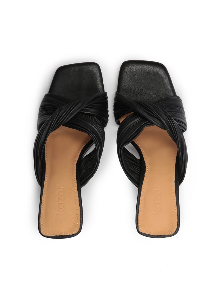 Kazar-Klassische-schwarze-Pantoletten-mit-sand