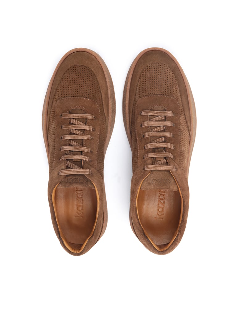 Kazar-Braune-Herren-Schnürsneakers-im-urbanen