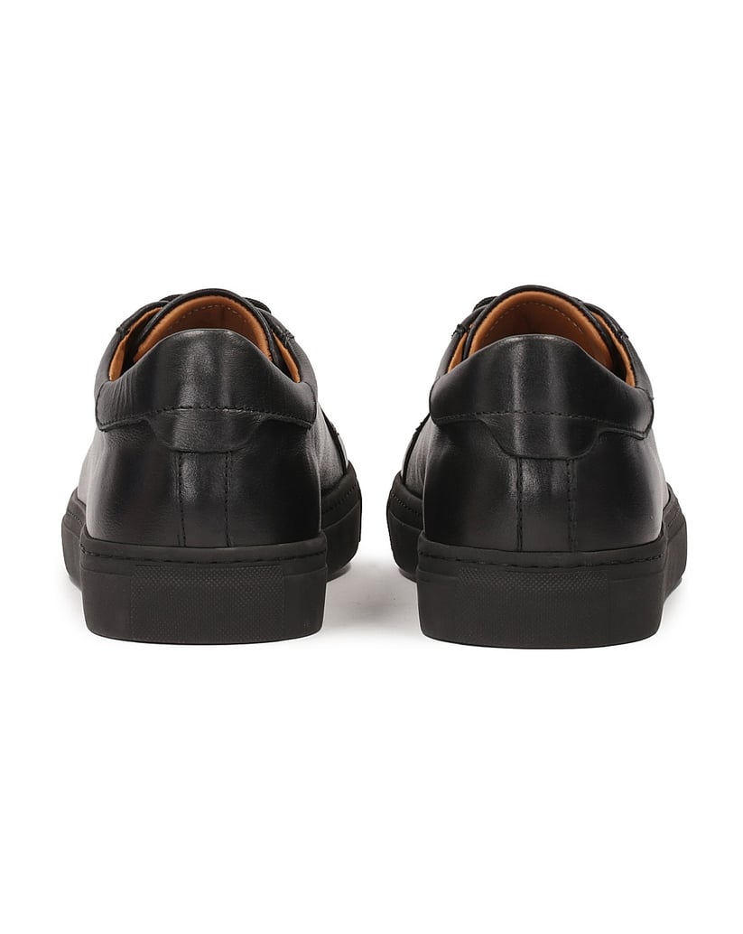 Kazar-Schwarze-Leder-Sneakers-im-Minimal-Stil-schwarz