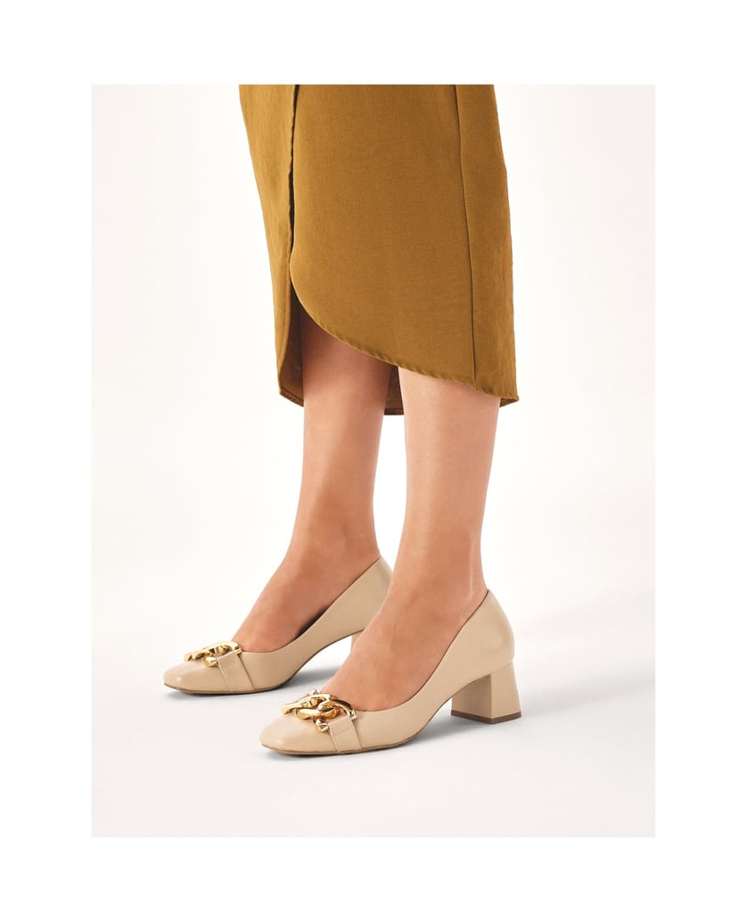 Kazar-Low-pumps-with-metal-embellishment-béžová