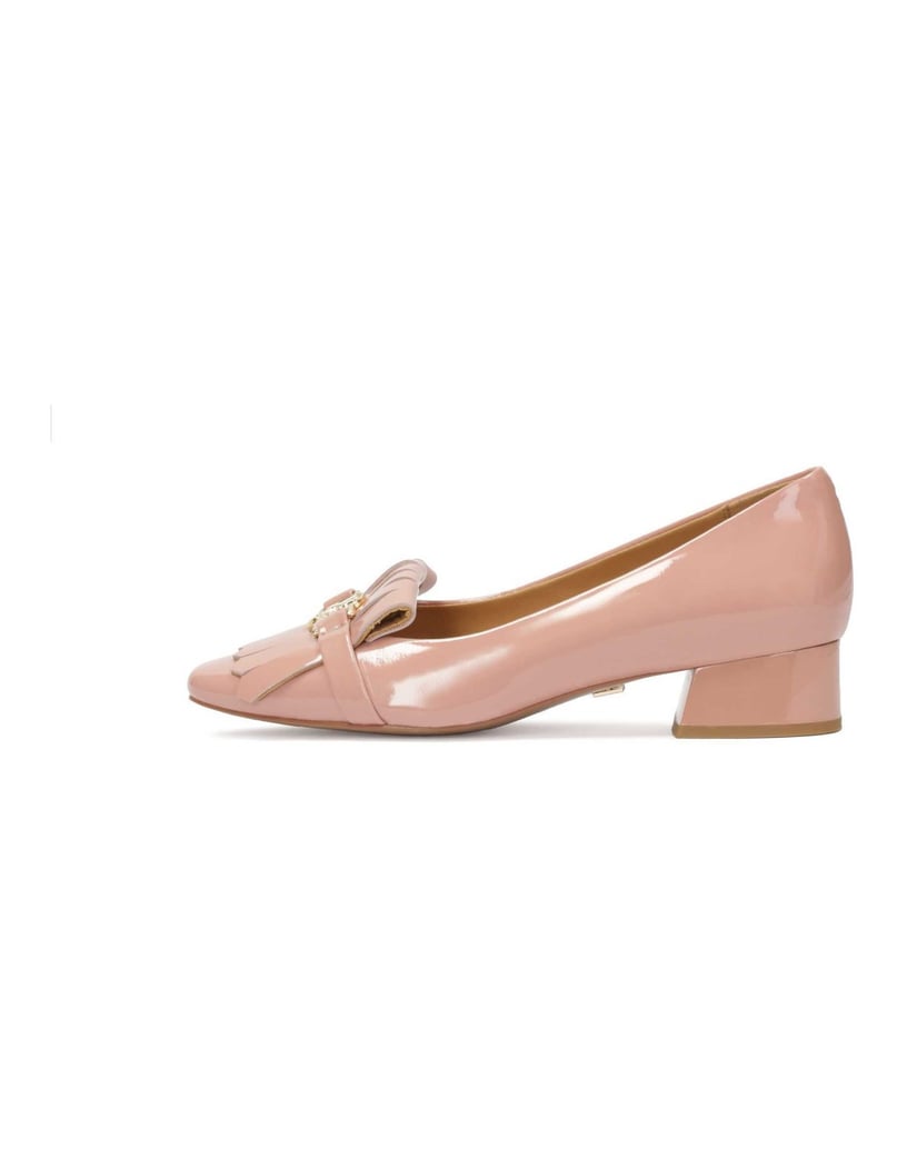 Kazar-Lackierte-Pumps-mit-Verzierung-auf-der-V-pink