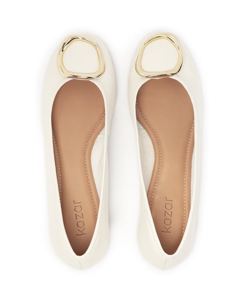 Kazar-White-leather-ballerinas-decorated-with-a-metal-brooch-biela