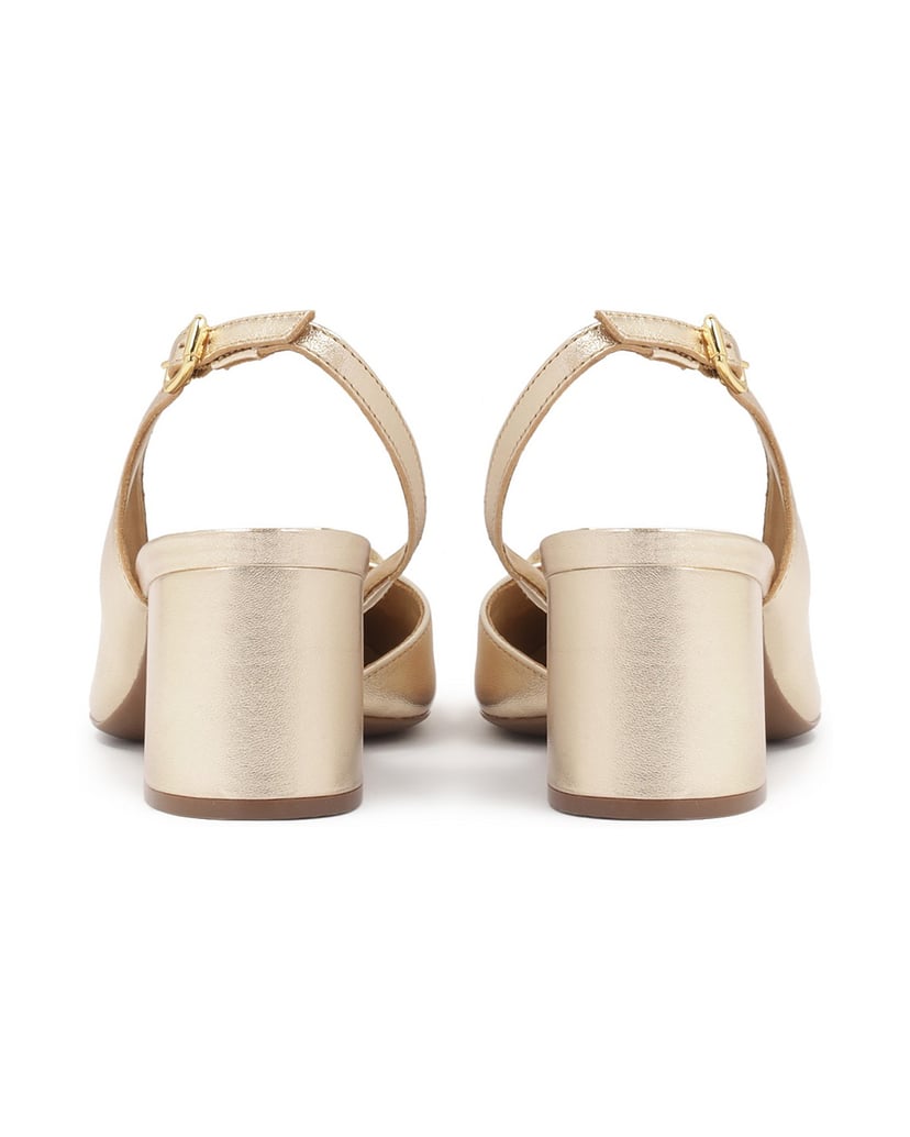 Kazar-Gold-pumps-with-open-heel-and-metal-embellishment-on-the-nose-zlatá