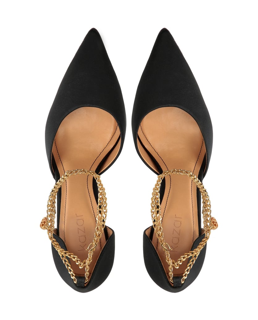 Kazar-Schwarze-Pumps-mit-Kette-um-den-Knöchel