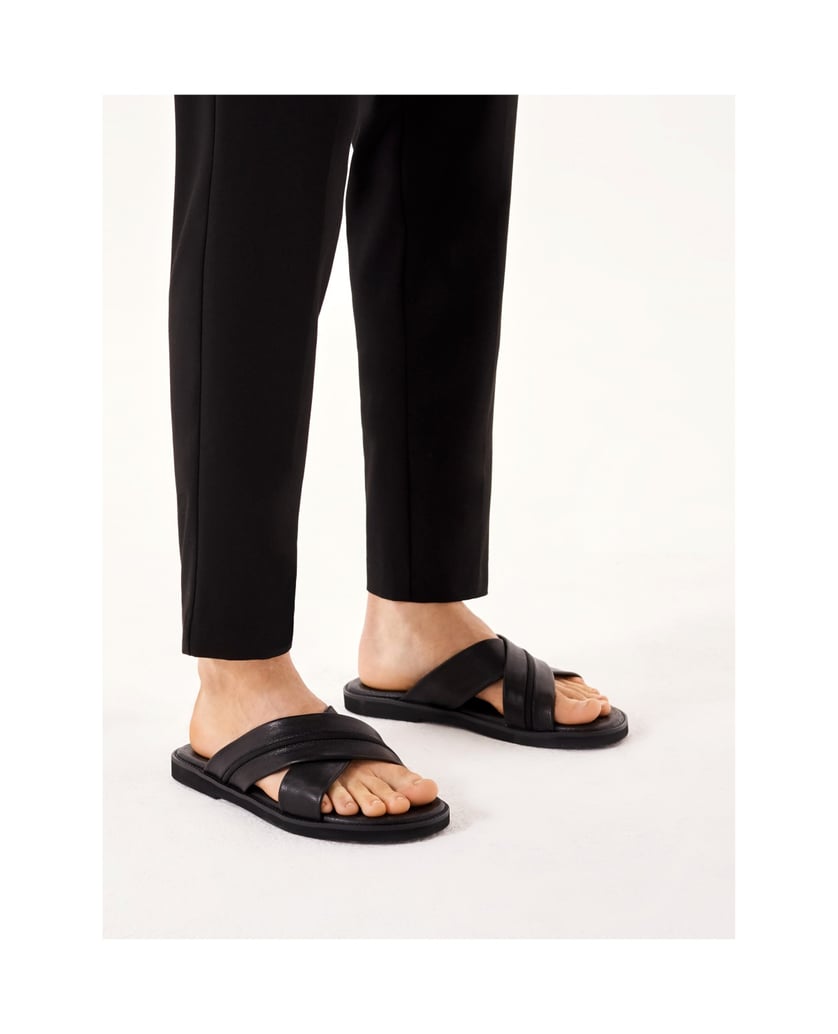 Kazar-Mens-leather-slides-with-criss-cross-straps-černá
