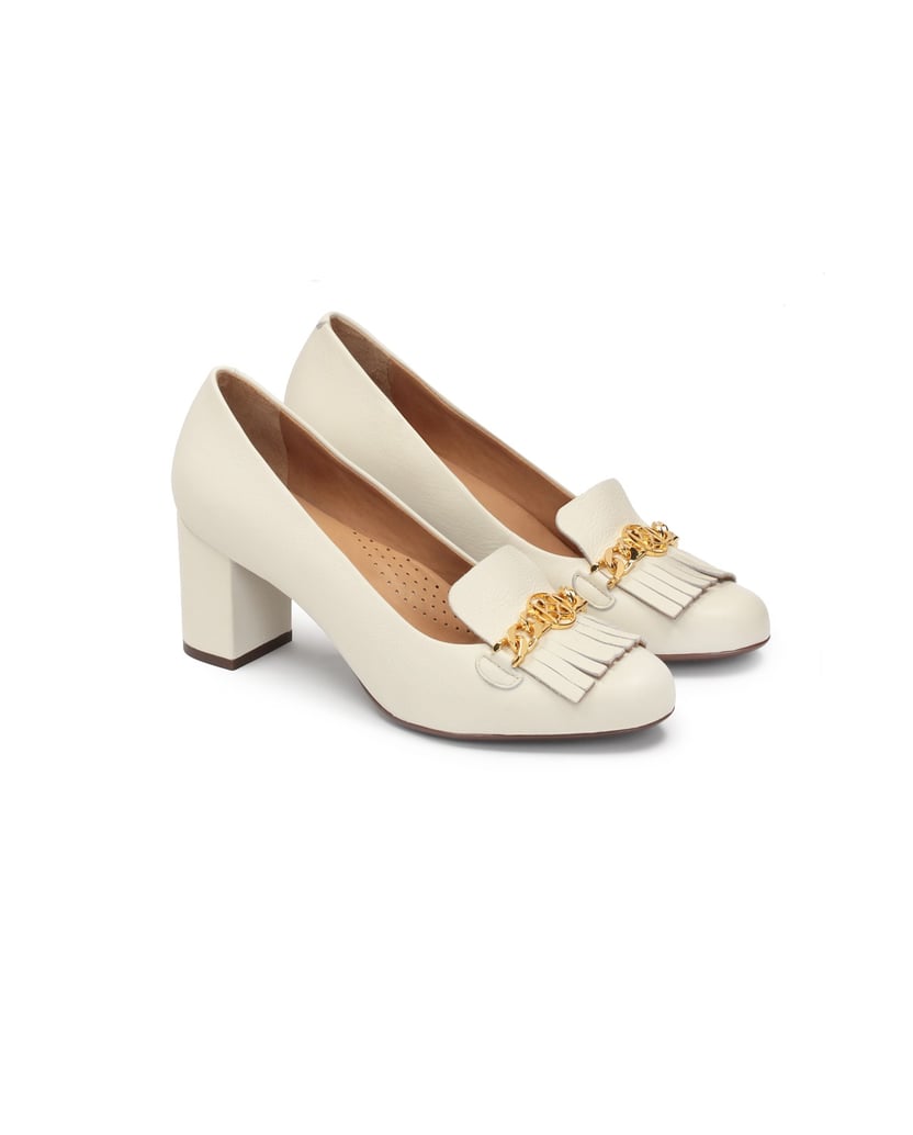 Kazar-Pumps-on-a-comfortable-heel-decorated-with-tassels-biela