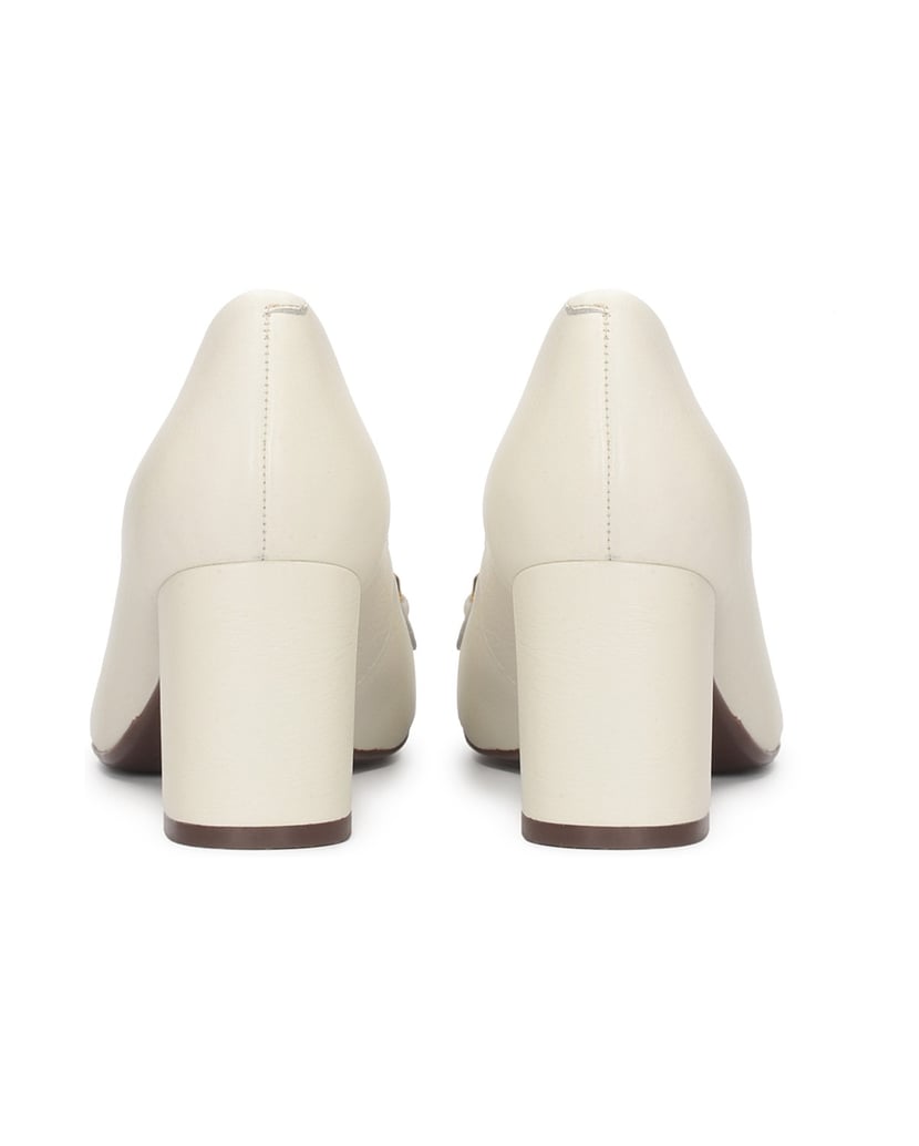 Kazar-Pumps-on-a-comfortable-heel-decorated-with-tassels-biela