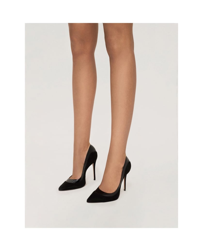 Kazar-Chic-black-pumps-made-of-shiny-patent-leather-and-suede-čierna
