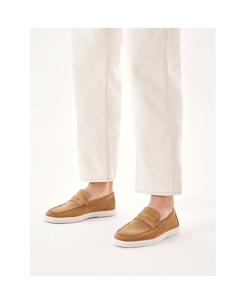 Kazar-Beigefarbene-Slip-on-Sneakers-mit-weißer-beige