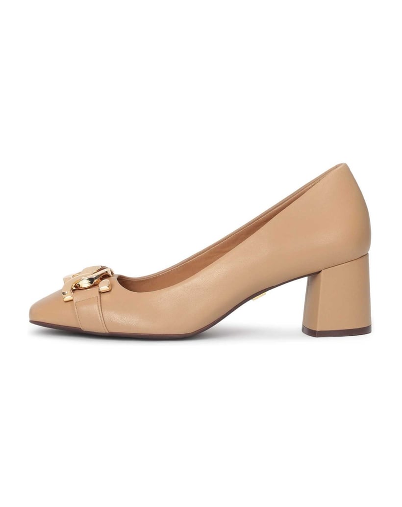 Kazar-Leather-pumps-with-a-wide-heel-and-a-comfortable-insole-velbloudí