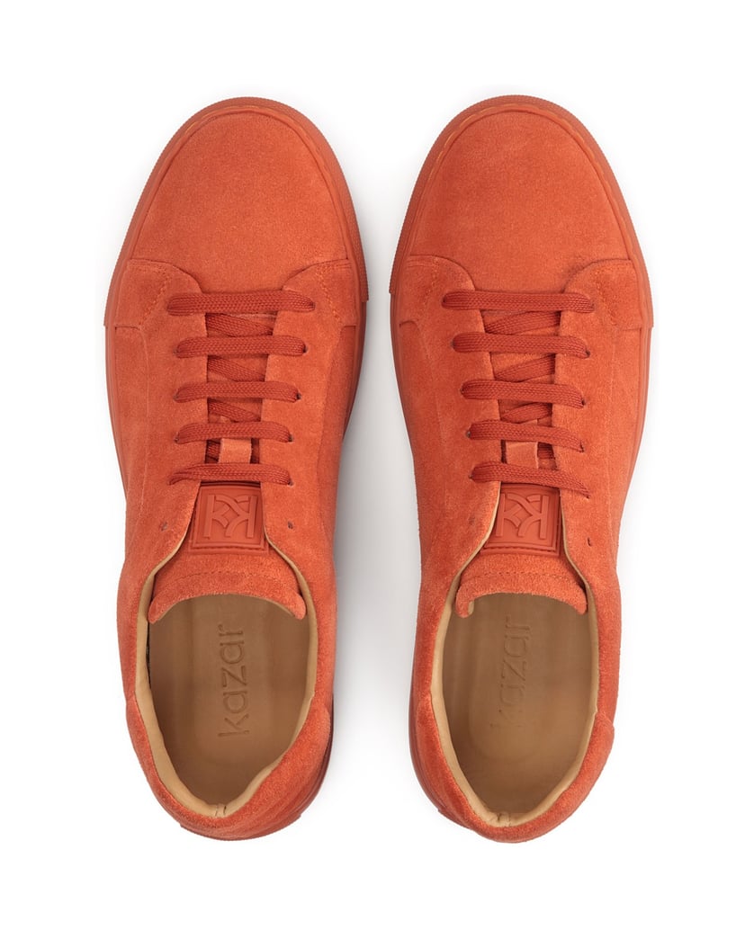 Kazar-Orangefarbene-Herren-Sneaker-im-urbanen