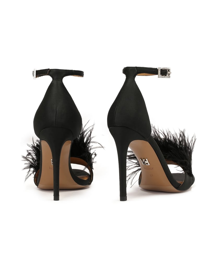 Kazar-Schwarze-Sandalen-mit-Federn-verziert