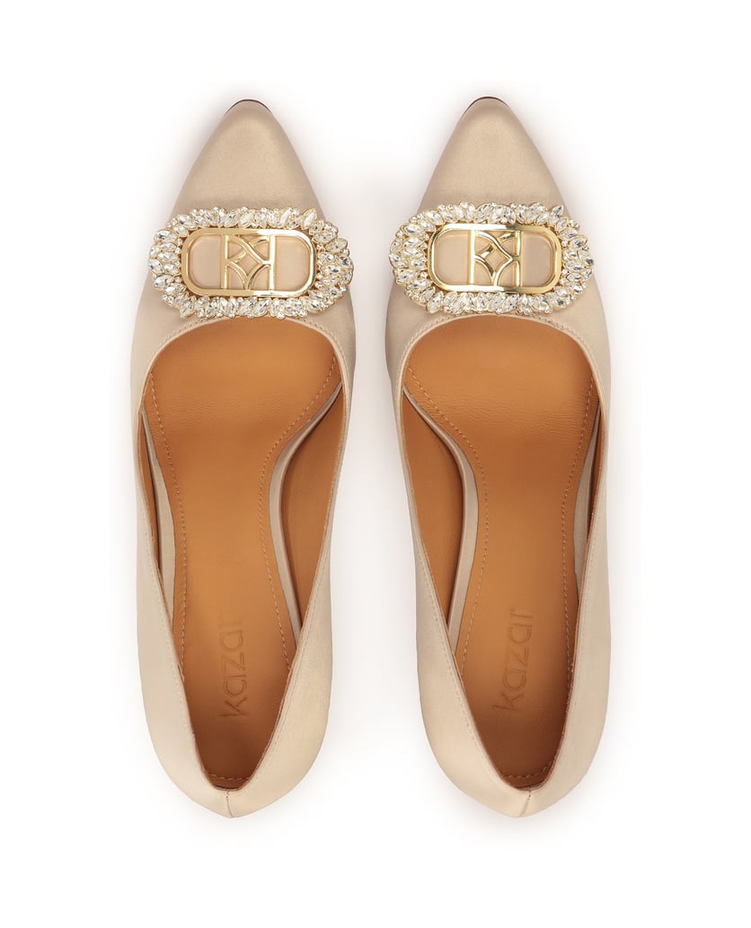 Kazar-Dekorierte-Hochzeitspumps-aus-beigem-Sto