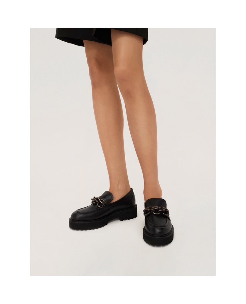 Kazar-Ladies’-slip-on-casual-shoes-on-a-hiking-sole-čierna