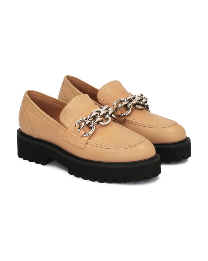 Kazar-Ladies’-flat-shoes-with-a-chunky-sole-and-chain-velbloudí