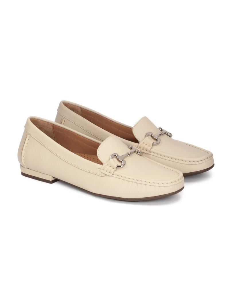 Kazar-Leather-moccasins-with-a-metal-clamp-béžová