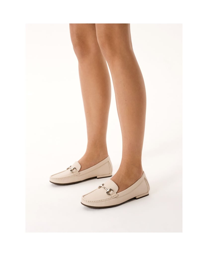 Kazar-Leather-moccasins-with-a-metal-clamp-béžová