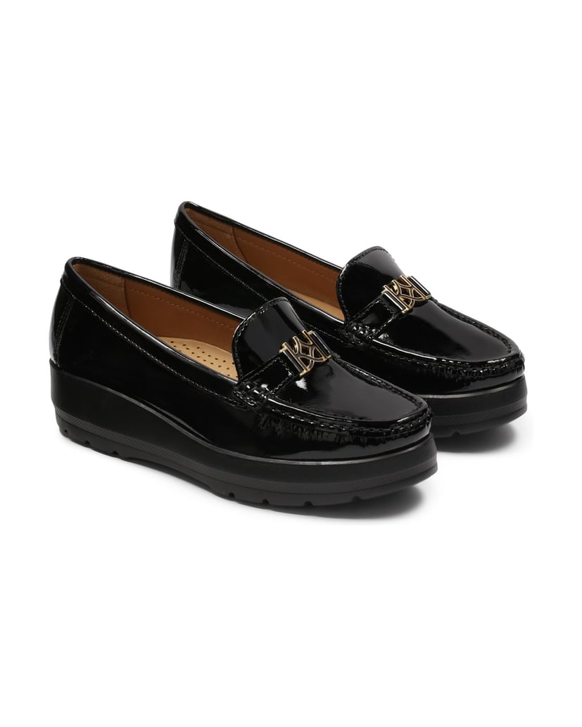 Kazar-Patent-leather-flat-shoes-on-an-elevated-sole-černá