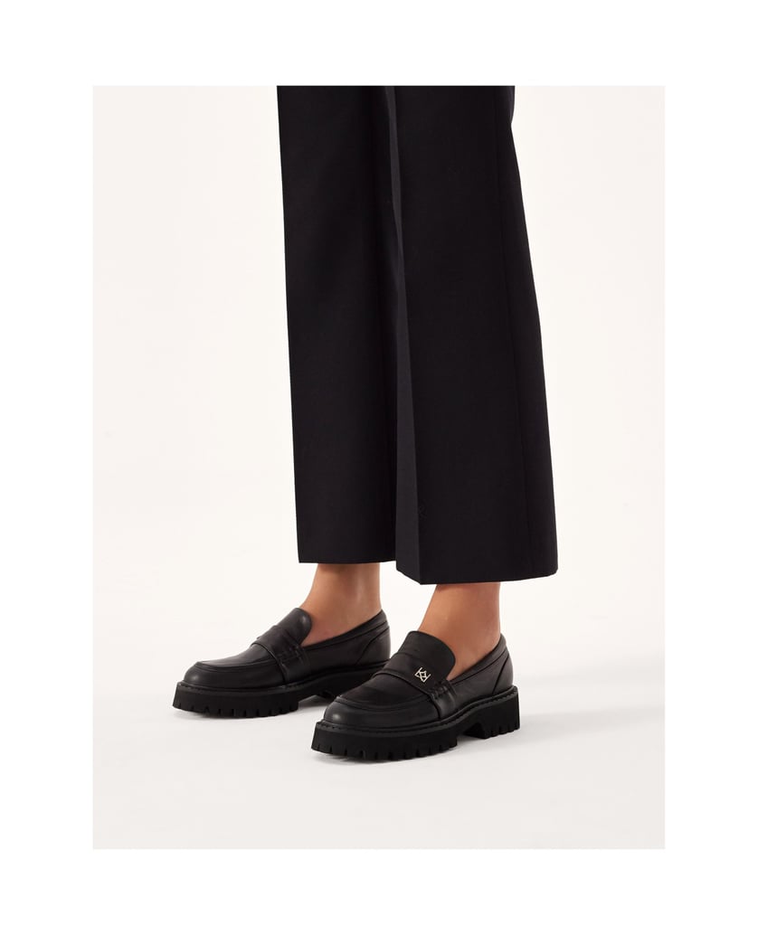 Kazar-Black-shoes-on-a-treaded-sole-čierna