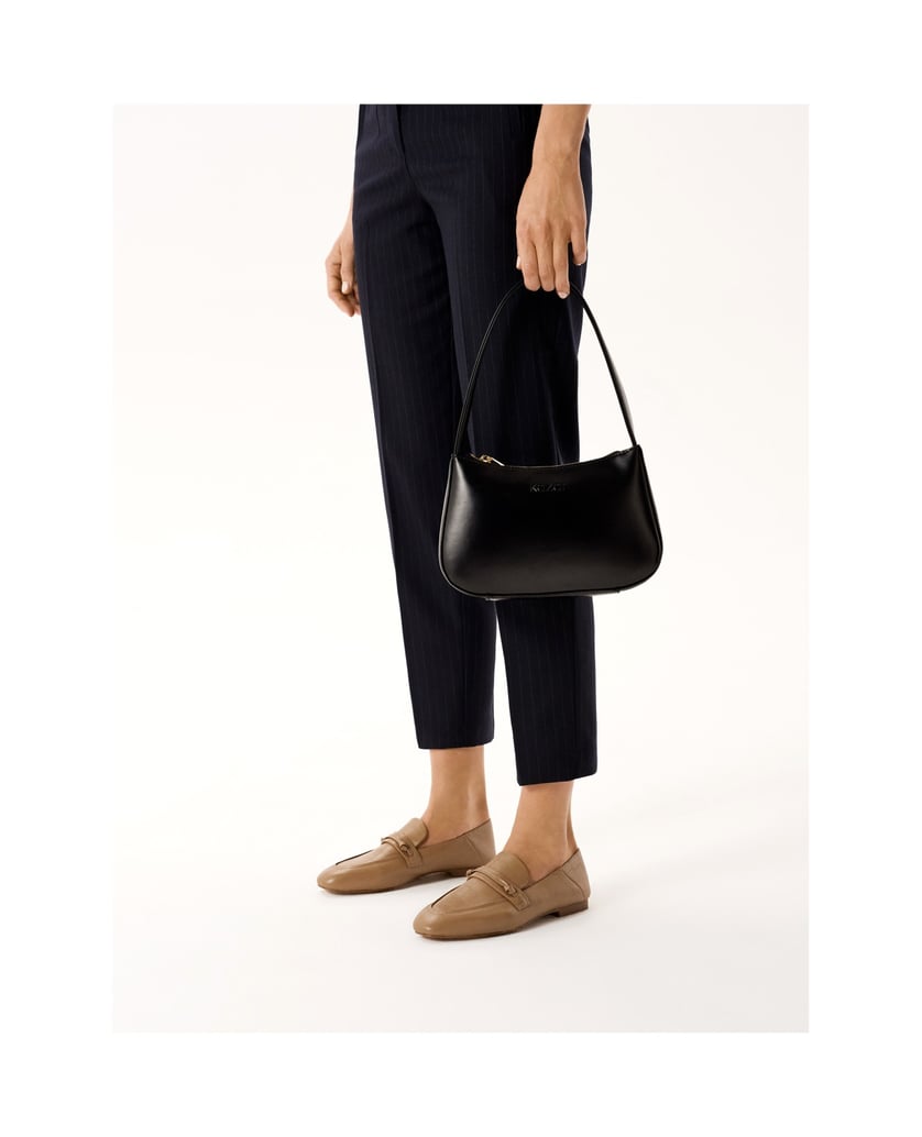 Kazar-Kleine-Tasche-aus-genarbtem-Leder-schwarz