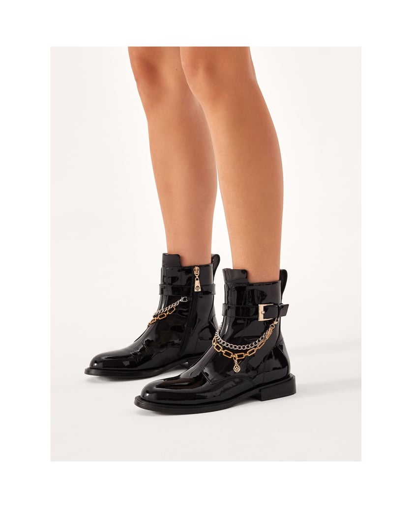 Kazar-Lacklederstiefel-mit-Ketten-verziert-schwarz