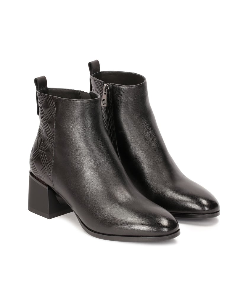 Kazar-Booties-decorated-with-embossed-pattern-čierna