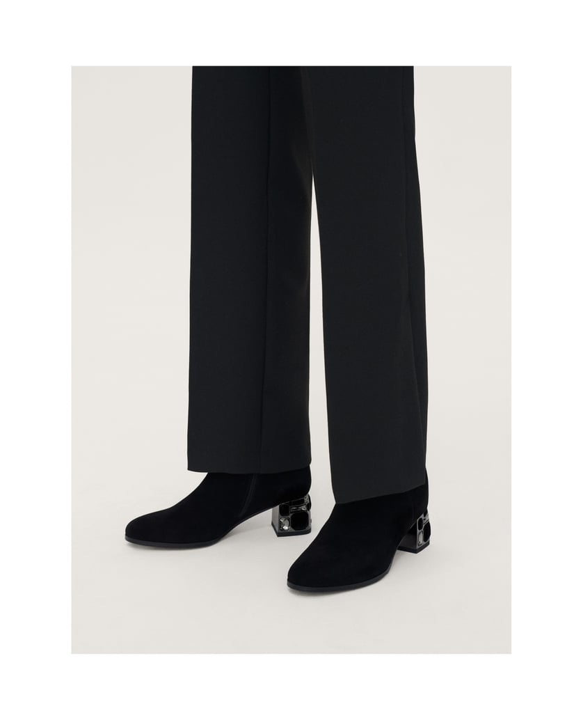 Kazar-Suede-boots-on-a-wide-heel-decorated-with-large-zirconia-černá