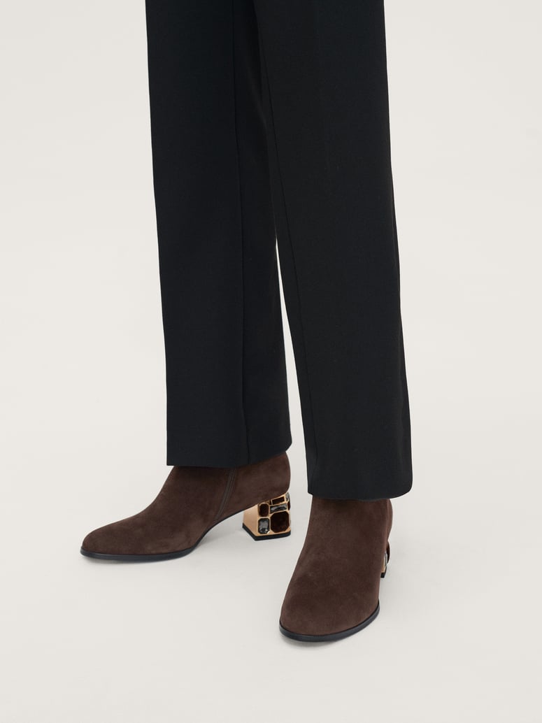 Kazar-Braune-Wildlederstiefel-mit-schön-verzie