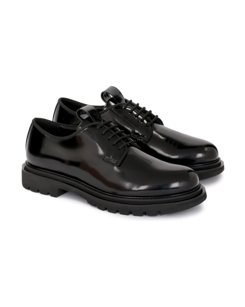 Kazar-Men’s-minimalistic-Derby-shoes-with-a-thick-grooved-sole-černá