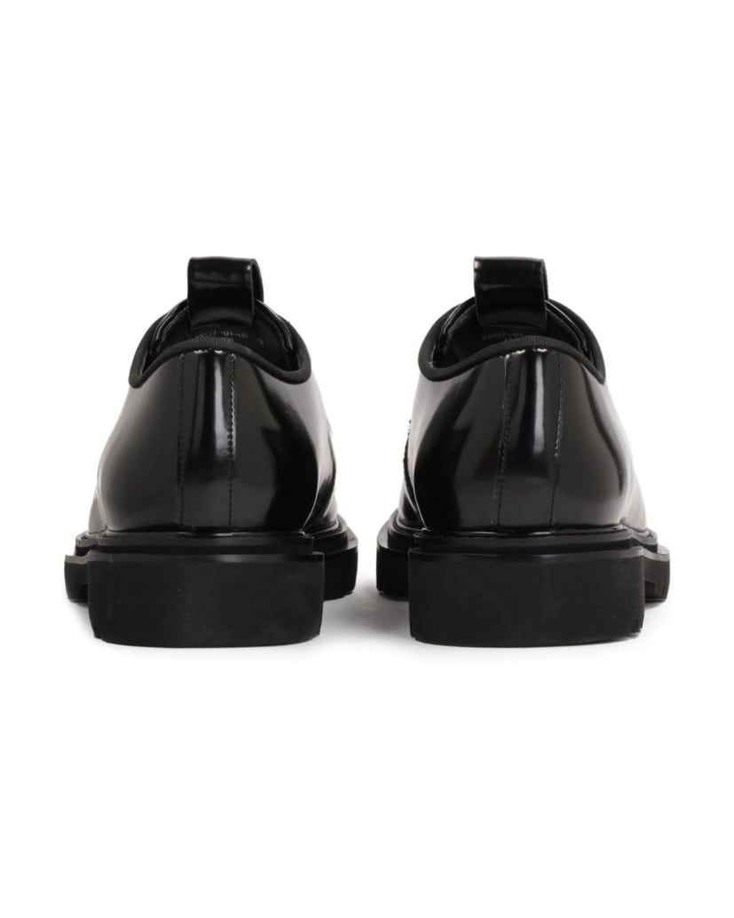 Kazar-Men’s-minimalistic-Derby-shoes-with-a-thick-grooved-sole-černá