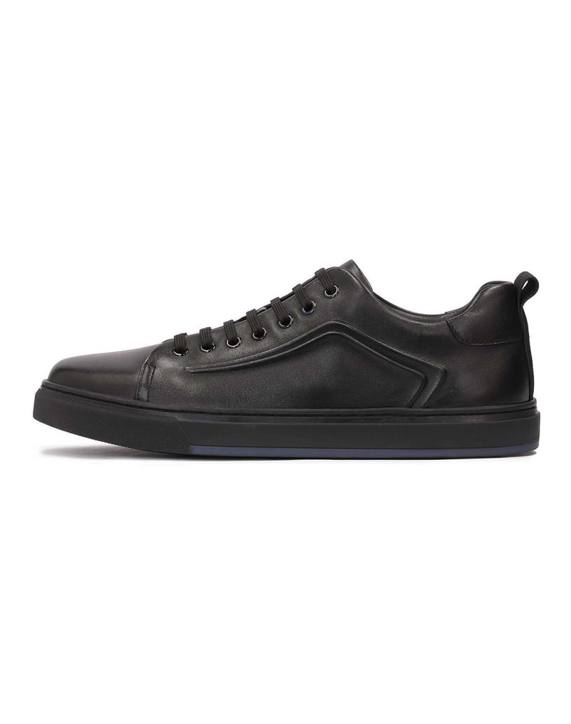 Kazar-Black-sneakers-for-men-with-a-protruding,-embossed-pattern-čierna