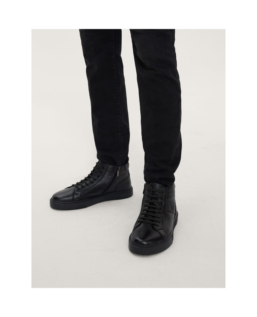 Kazar-Men’s-high-sneakers-decorated-with-a-monogram-čierna