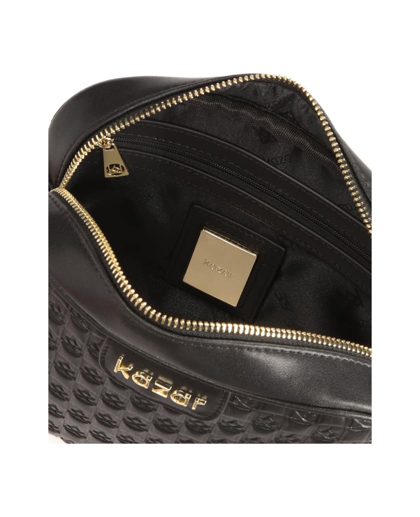 Kazar-Kleine-schwarze-Handtasche-an-einem-brei