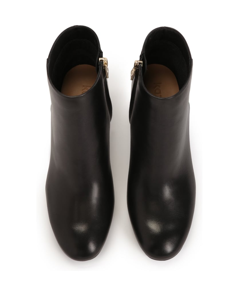 Kazar-Klassische-schwarze-Stiefel-an-einem-Pfo-schwarz