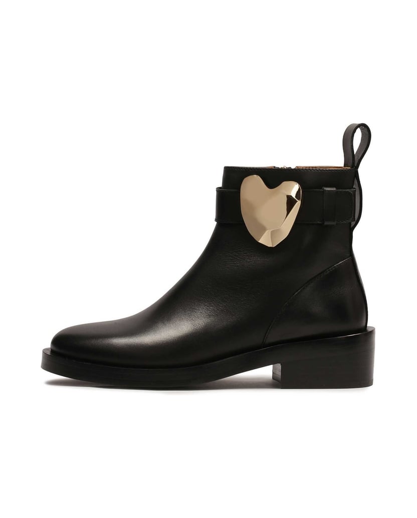 Kazar-Low-boots-decorated-with-a-metal-heart-černá