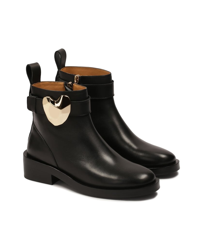 Kazar-Low-boots-decorated-with-a-metal-heart-černá