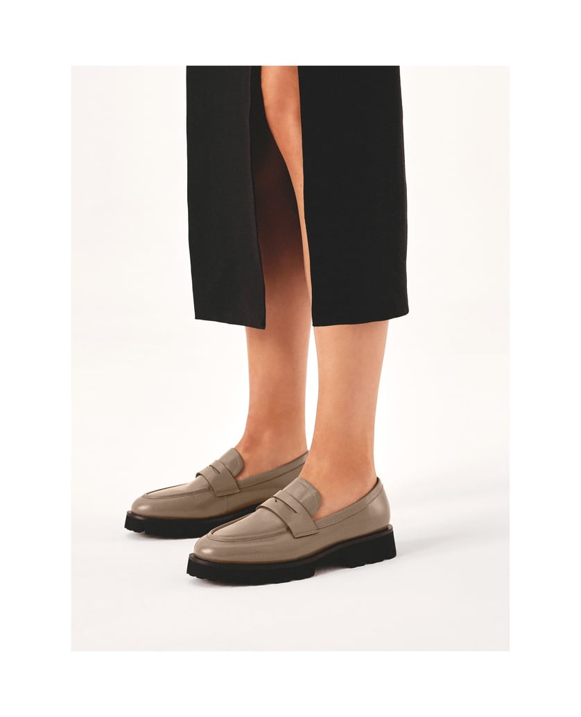 Kazar-Taupe-leather-loafers-with-contrasting-sole-tmavošedá