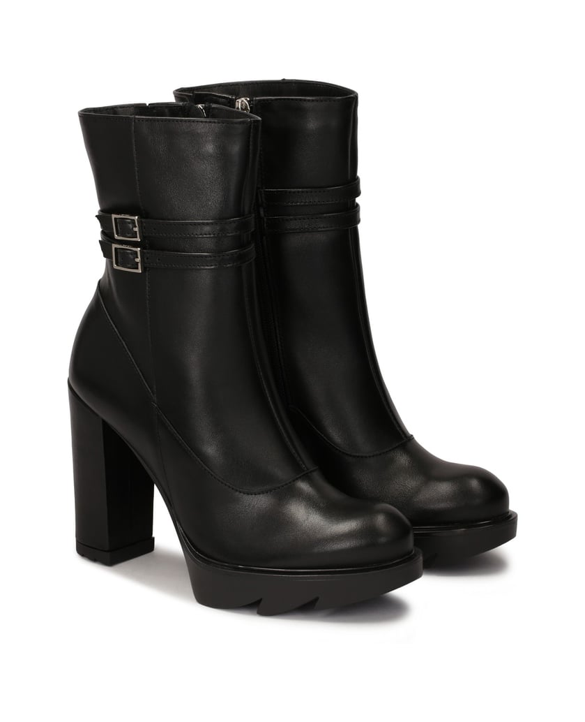 Kazar-Schwarze-Stiefel-an-einem-Pfosten-schwarz