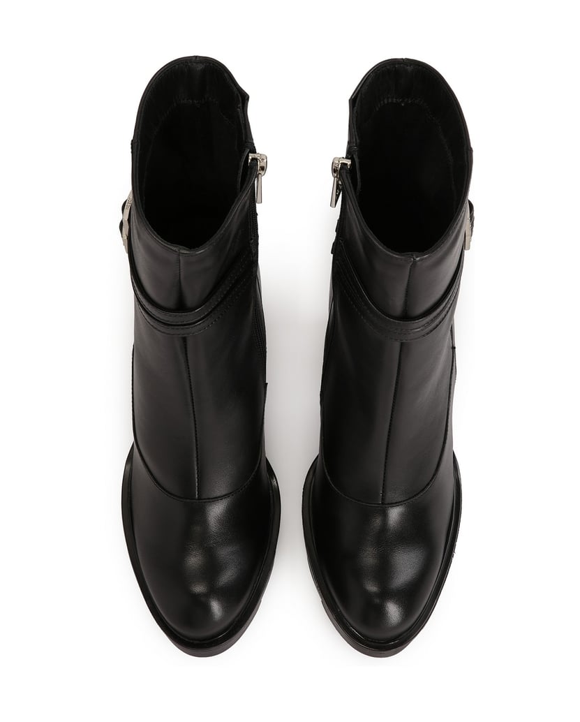 Kazar-Schwarze-Stiefel-an-einem-Pfosten-schwarz