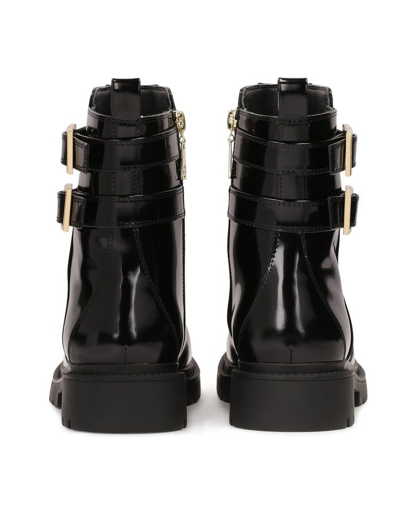 Kazar-Flat-boots-with-decorated-buckle-flap-černá