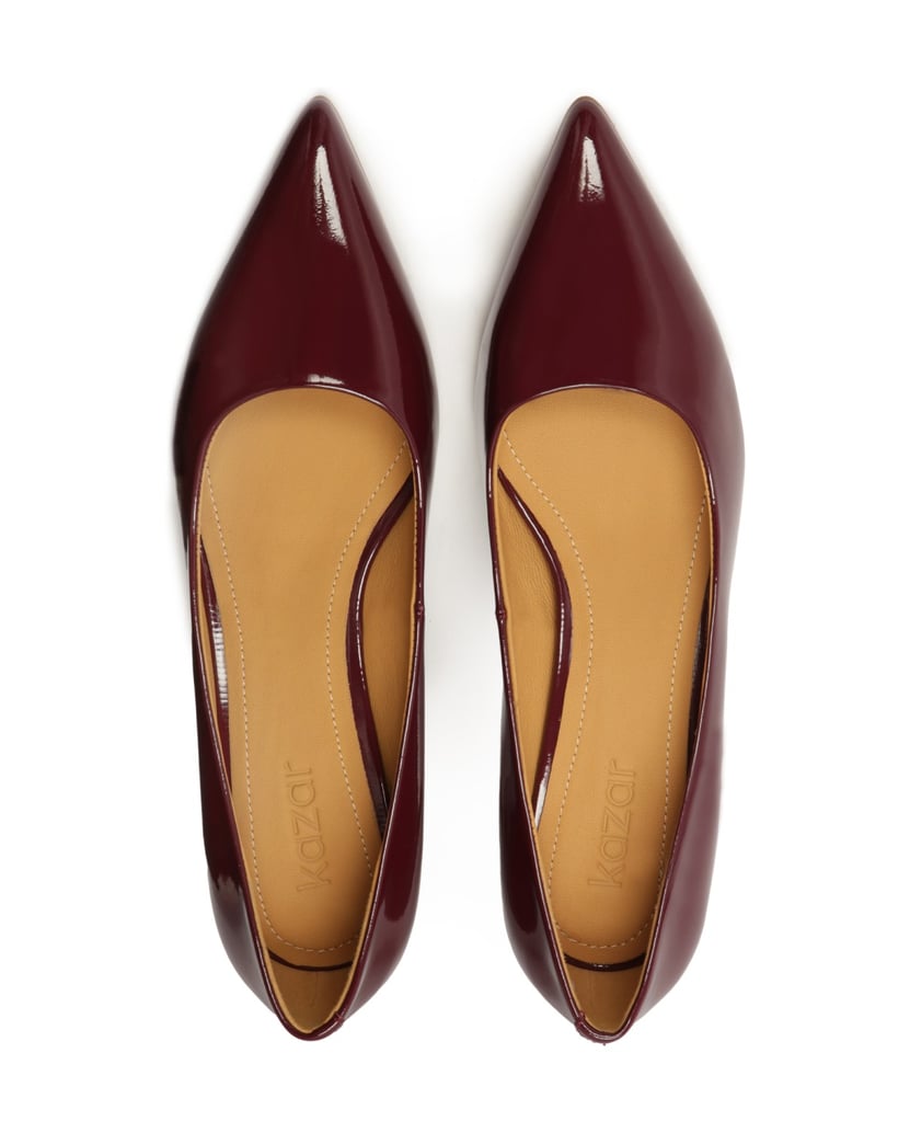 Kazar-Maroon-low-pumps-in-patent-leather-červená