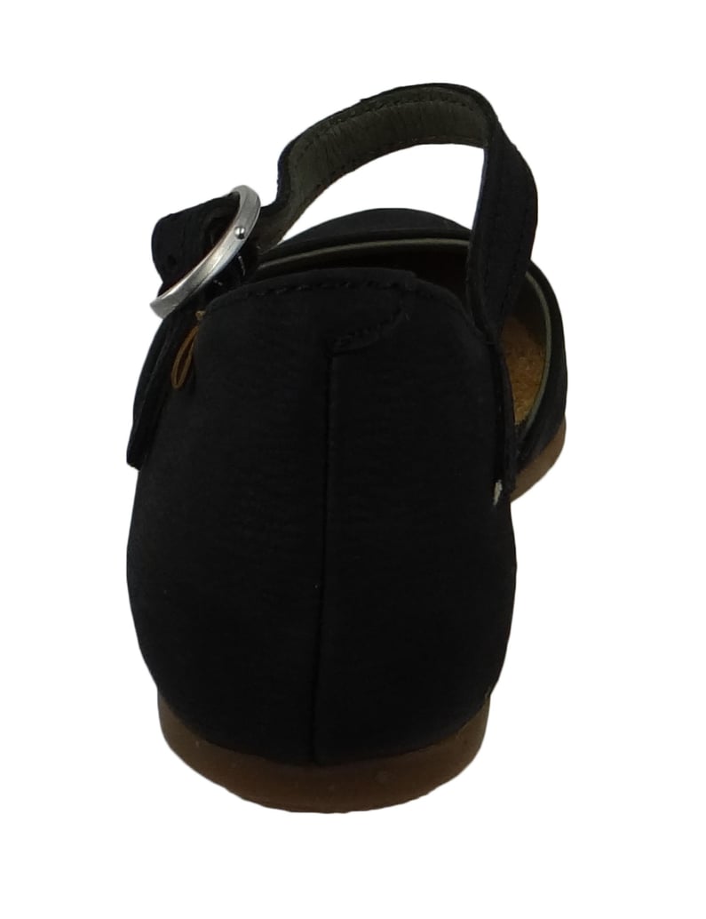 El-Naturalista-Ballerinas-Stella-schwarz