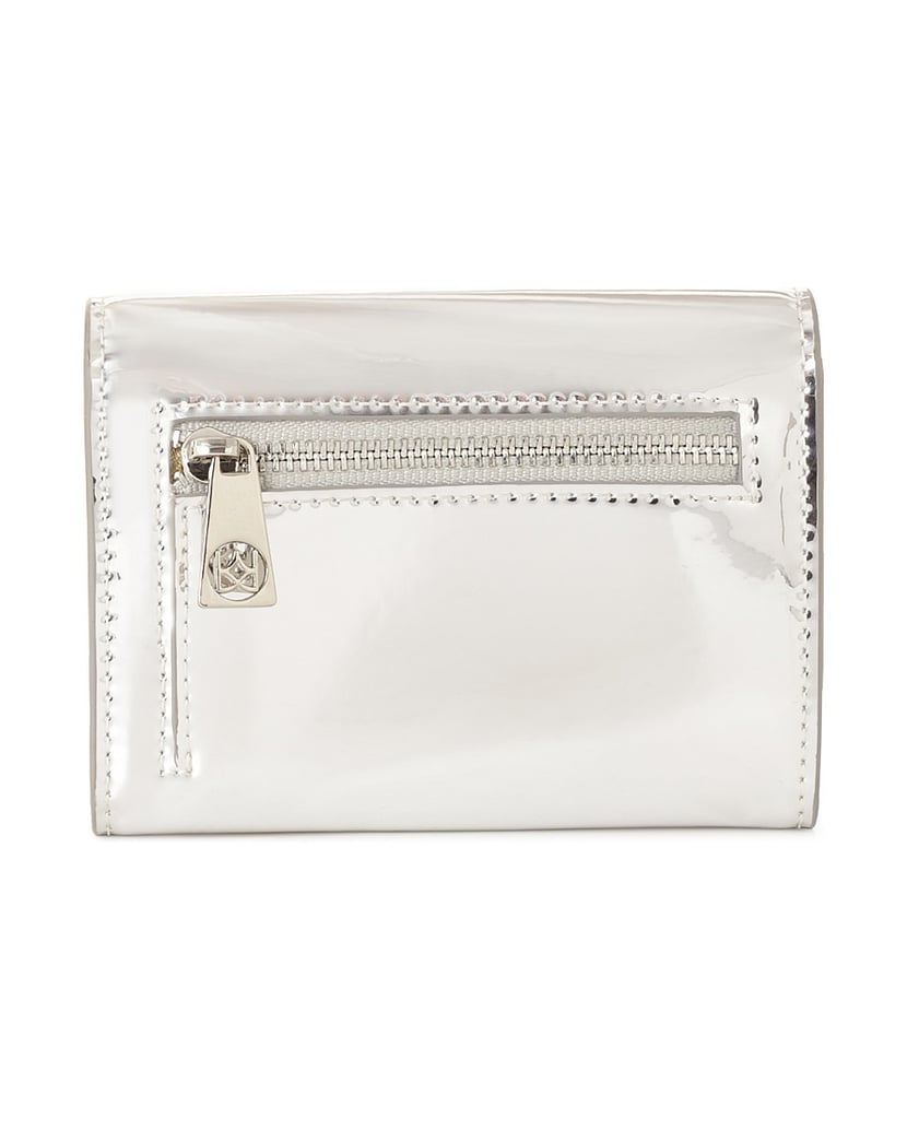 Kazar-Compact-silver-wallet-in-patent-leather-strieborná