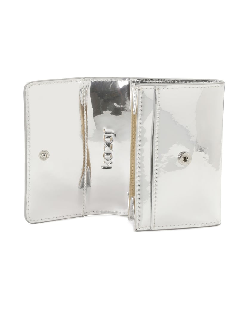 Kazar-Compact-silver-wallet-in-patent-leather-strieborná