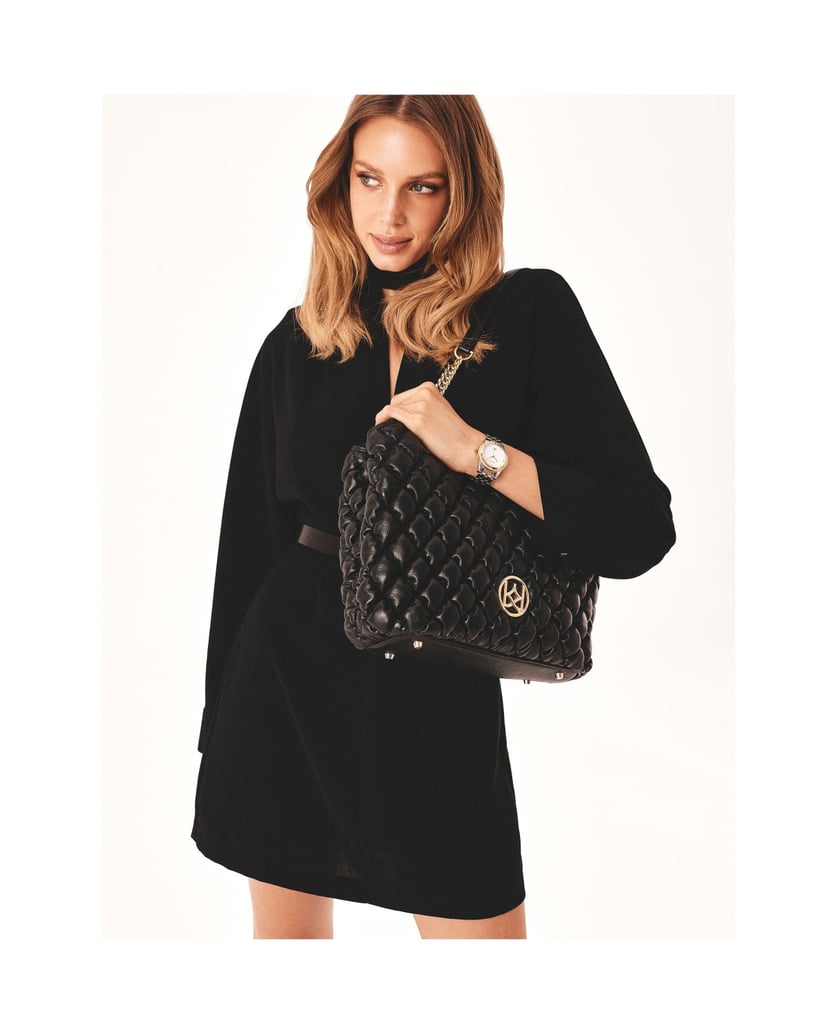 Kazar-Black-quilted-pattern-handbag-with-shoulder-chains-čierna