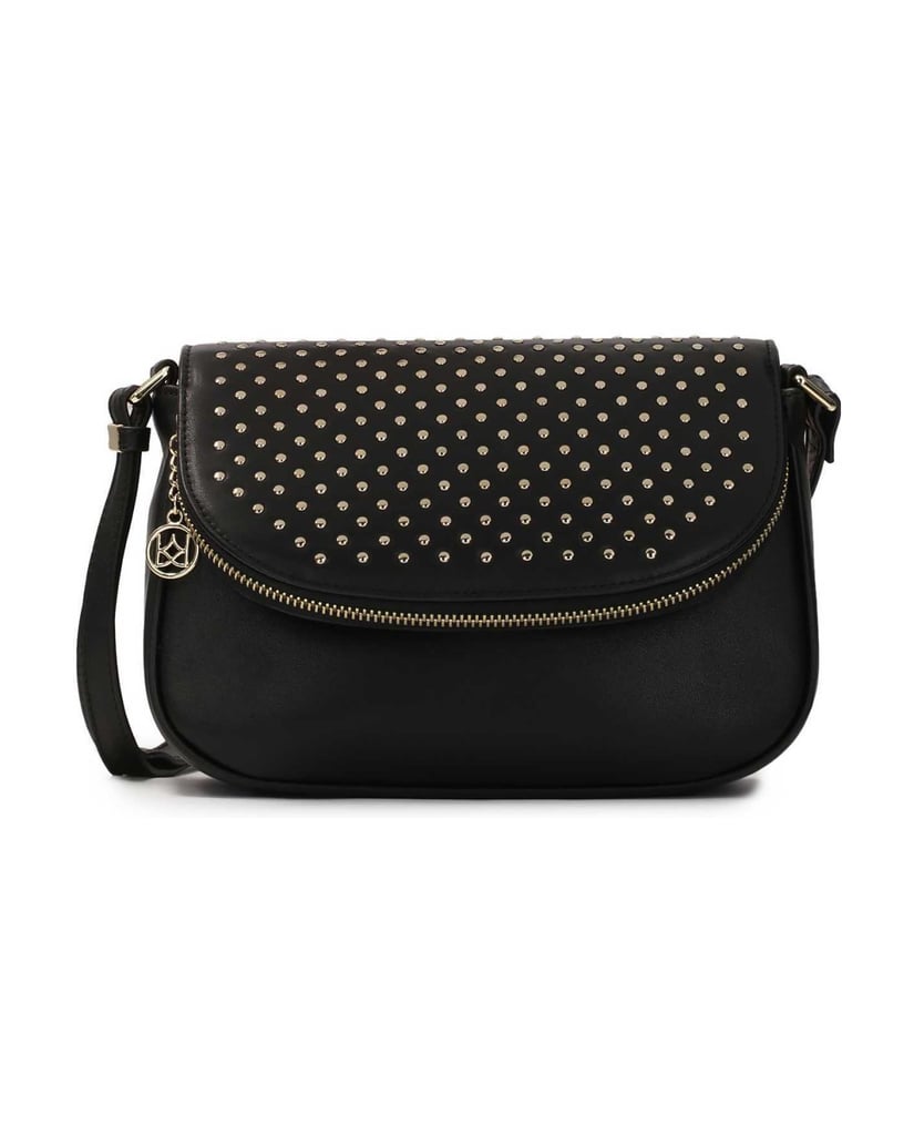 Kazar-Lederumhängetasche-mit-dekorativem-Übers-schwarz