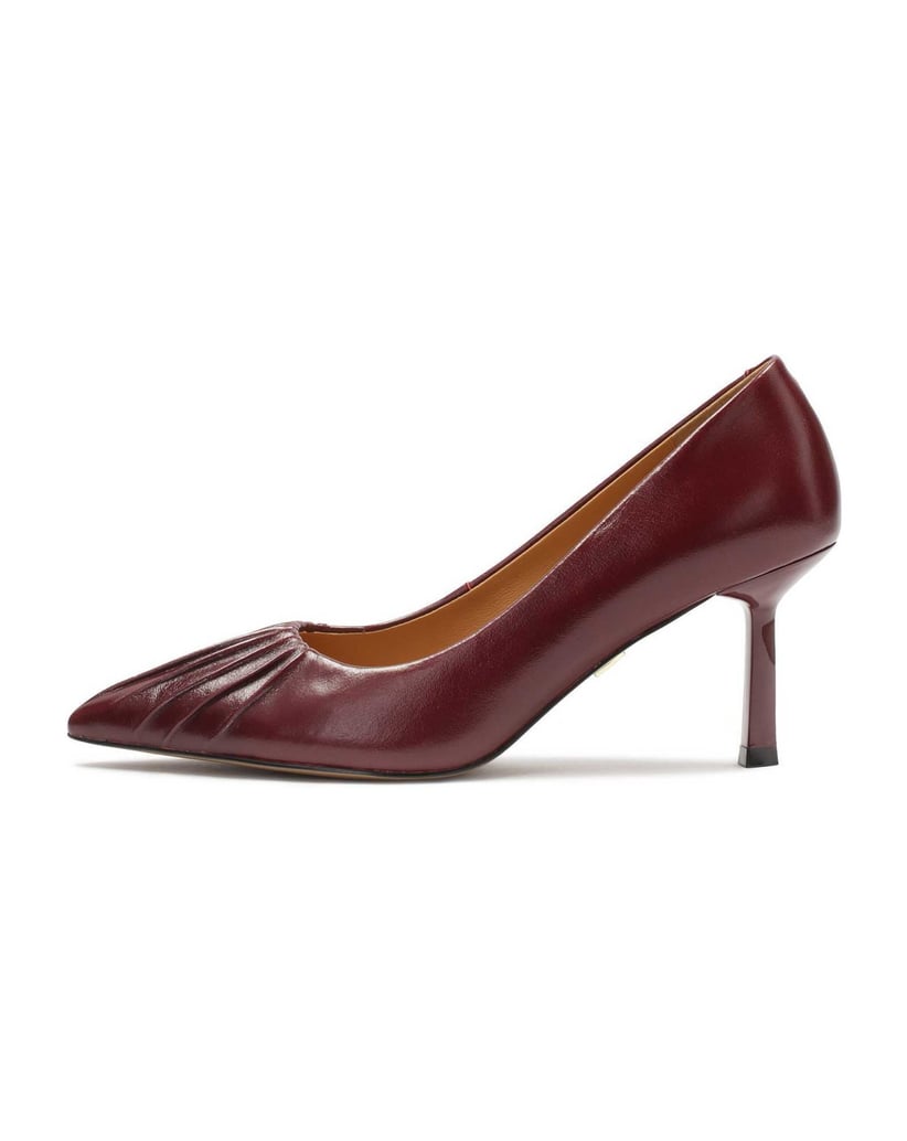 Kazar-Maroon-pumps-with-a-striking-notch-on-the-nose-červená