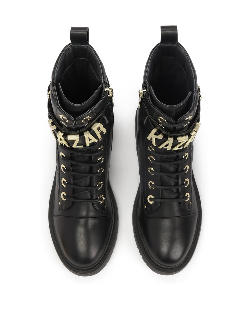 Kazar-Lederstiefel-mit-Metallbeschriftung-schwarz
