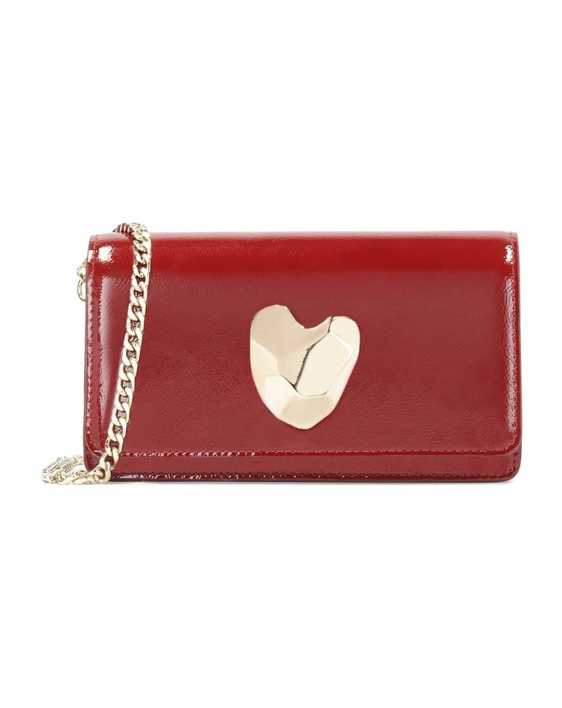 Kazar-Maroon-crinkled-patent-leather-handbag-červená